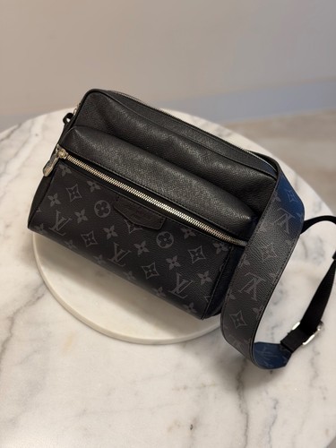 Louis vuitton taiga messenger - louis,
