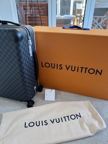 Louis vuitton horizon - louis,